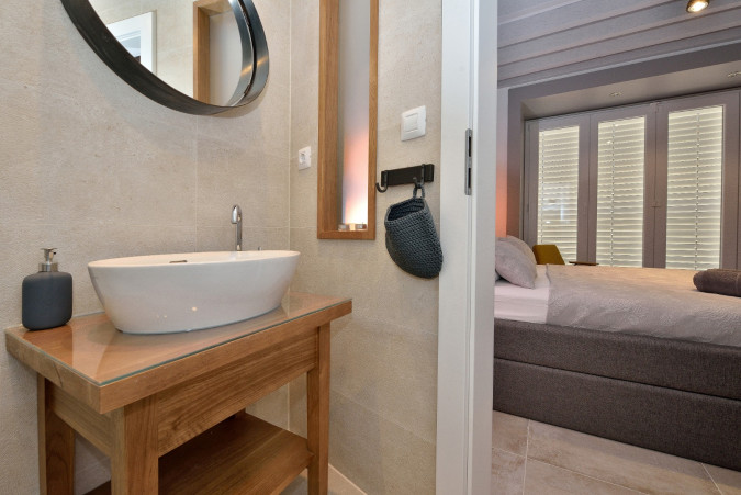 DVOKREVETNA SOBA S BRAČNIM KREVETOM I POGLEDOM NA GRAD, Apartments Mareta Exclusive Zadar