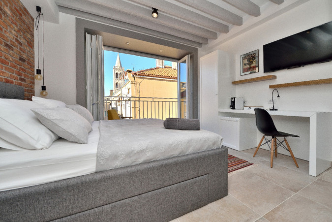 DVOKREVETNA SOBA S BRAČNIM KREVETOM I POGLEDOM NA GRAD, Apartments Mareta Exclusive Zadar